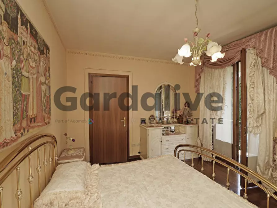 Immagine 11 di Villa in vendita  in Via Amatore Sciesa a Desenzano Del Garda