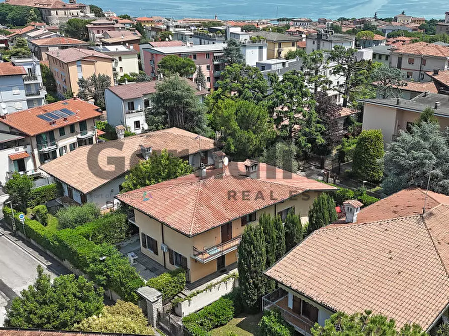 Immagine 21 di Villa in vendita  in Via Amatore Sciesa a Desenzano Del Garda