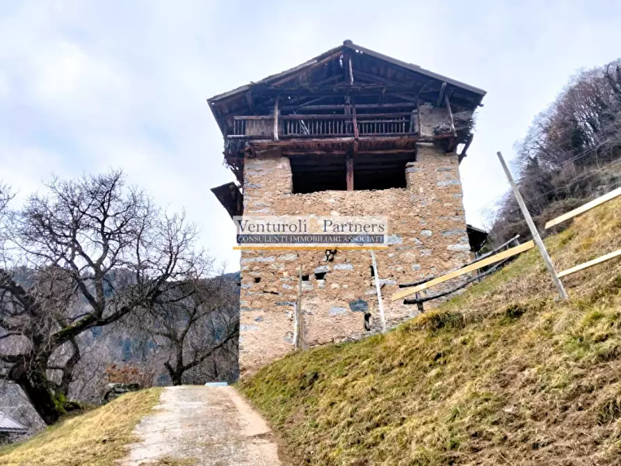 Immagine 8 di Rustico / casale in vendita  in Via Giovanni Prati a Castel Condino
