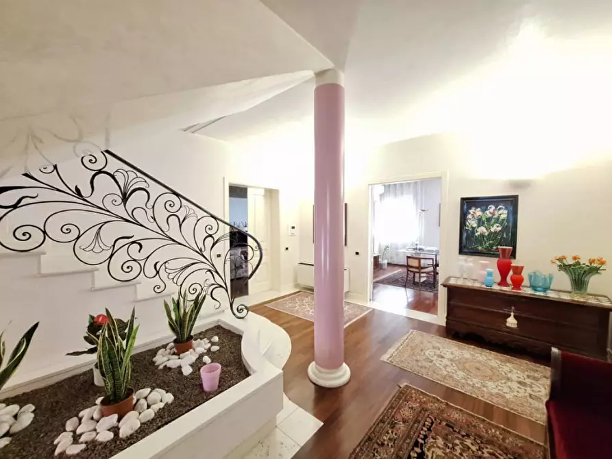 Immagine 3 di Villa in vendita  in Via Ciro Menotti a Rovigo