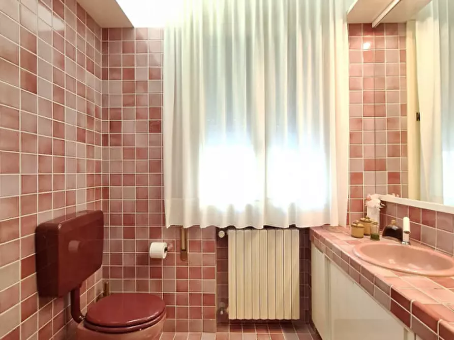 Immagine 9 di Villa in vendita  in Via Ciro Menotti a Rovigo