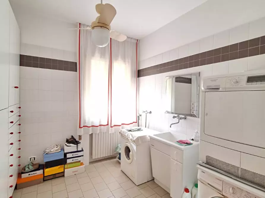 Immagine 12 di Villa in vendita  in Via Ciro Menotti a Rovigo