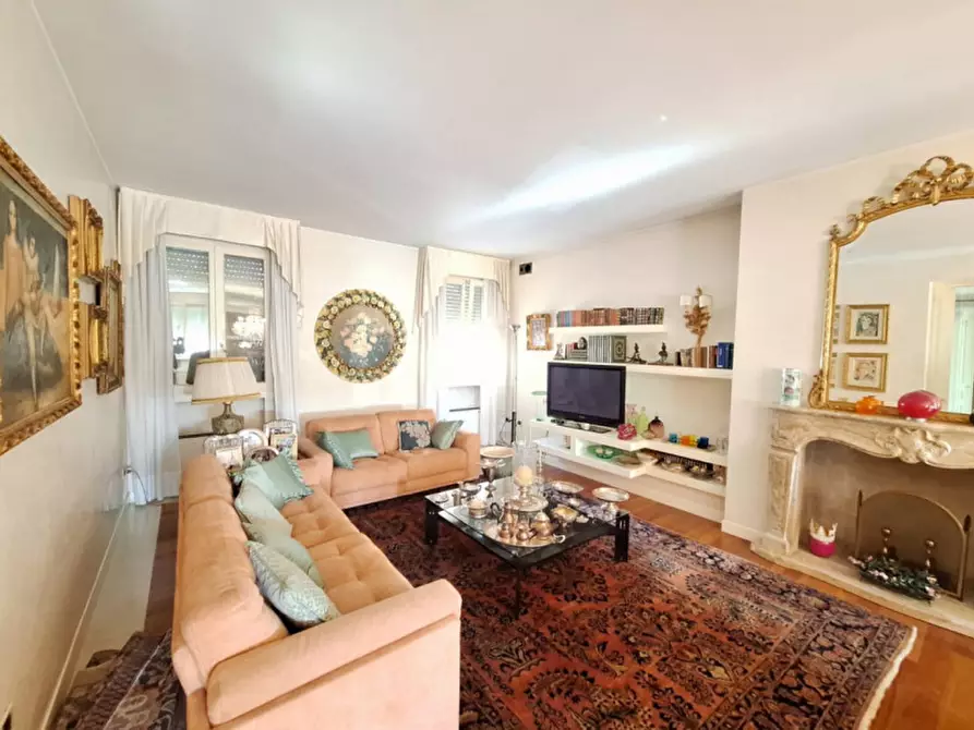 Immagine 17 di Villa in vendita  in Via Ciro Menotti a Rovigo