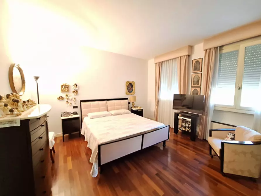 Immagine 22 di Villa in vendita  in Via Ciro Menotti a Rovigo