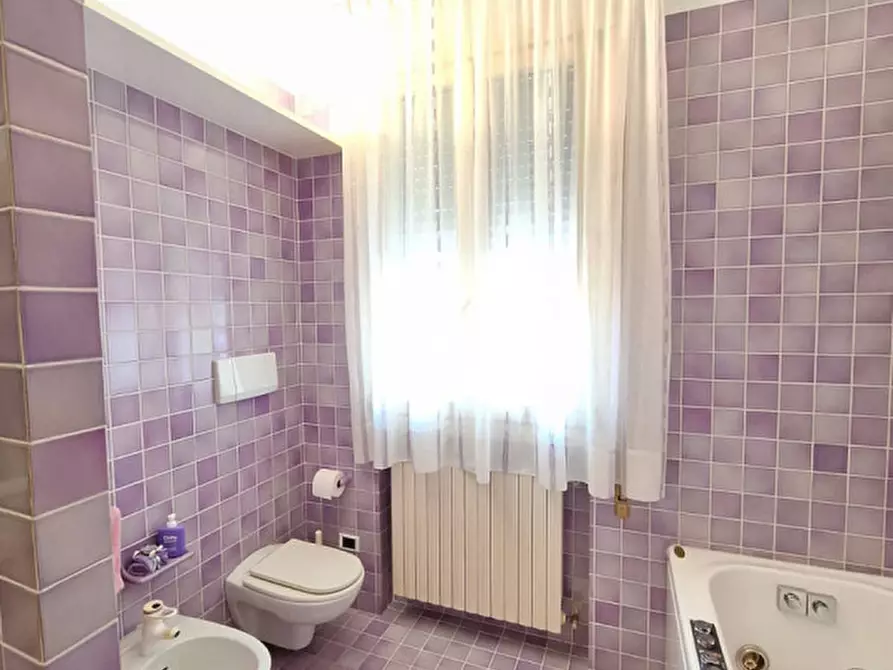 Immagine 26 di Villa in vendita  in Via Ciro Menotti a Rovigo