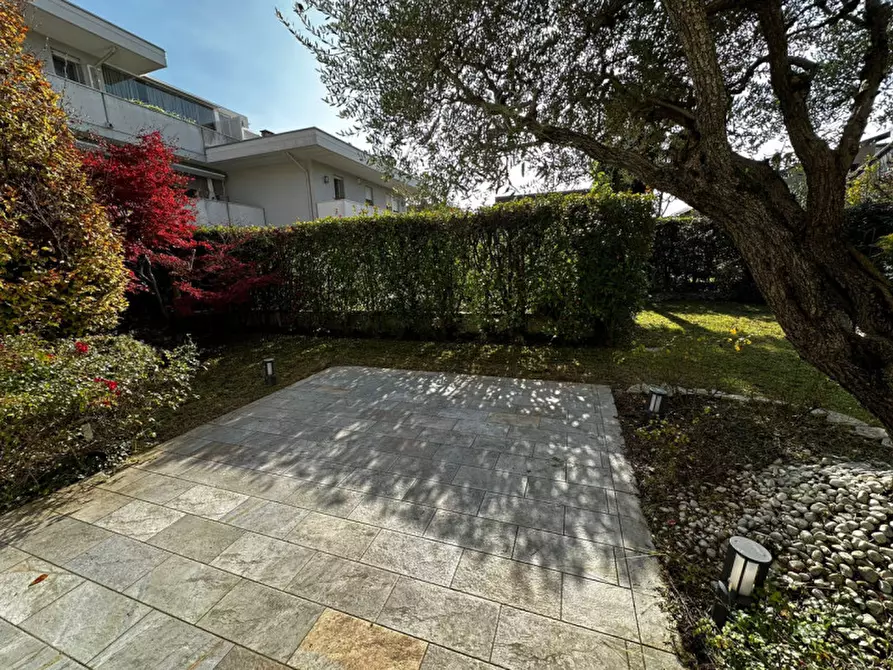 Immagine 28 di Villa in vendita  in Via Ciro Menotti a Rovigo