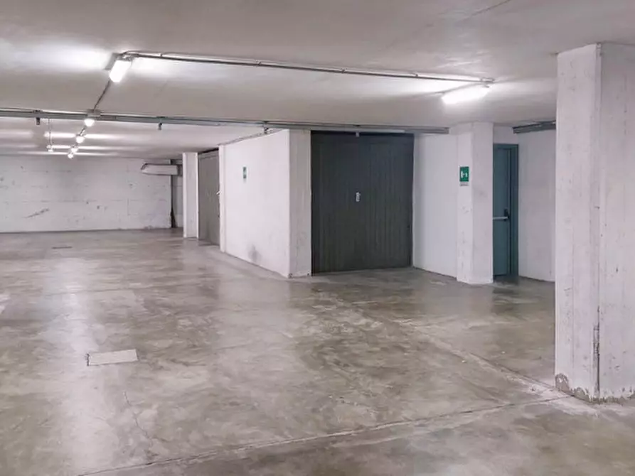 Immagine 2 di Garage in vendita  in Viale Trento 29 a Rovereto