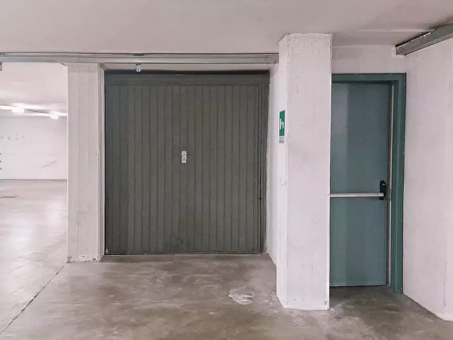 Immagine 4 di Garage in vendita  in Viale Trento 29 a Rovereto