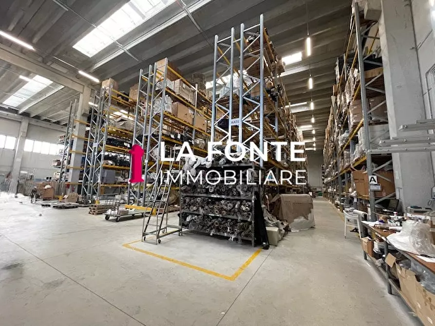 Immagine 15 di Capannone industriale in affitto  in via Lombardia a Pianiga