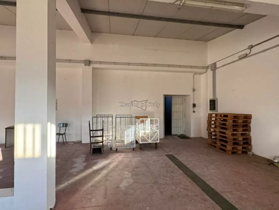 Immagine 11 di Capannone industriale in vendita  in Via Cellina a Modica
