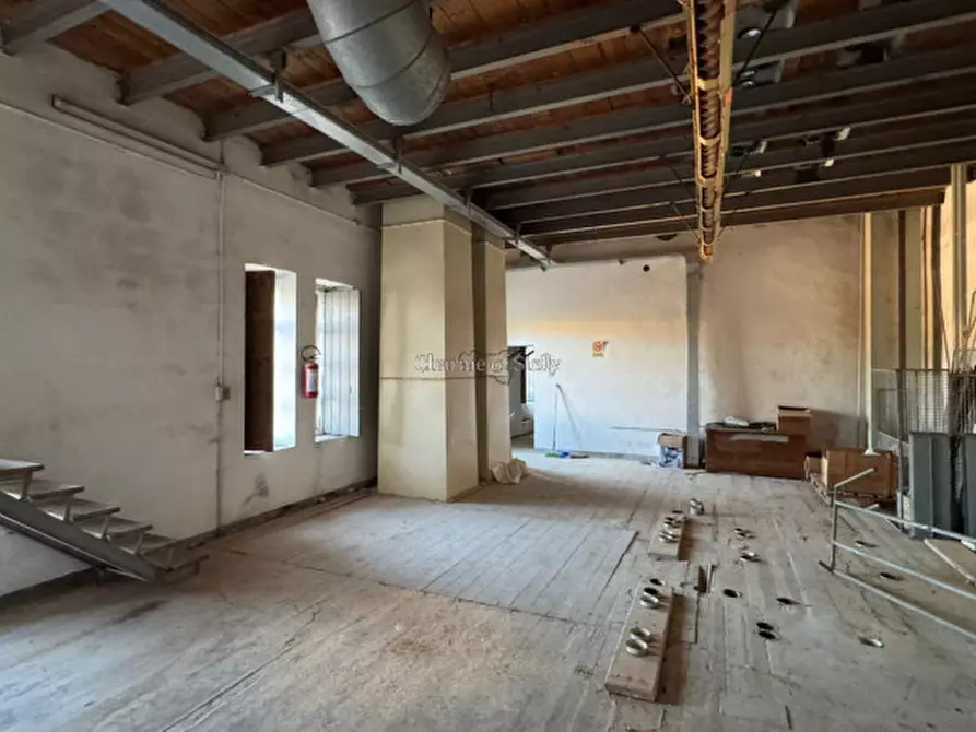 Immagine 13 di Capannone industriale in vendita  in Via Cellina a Modica