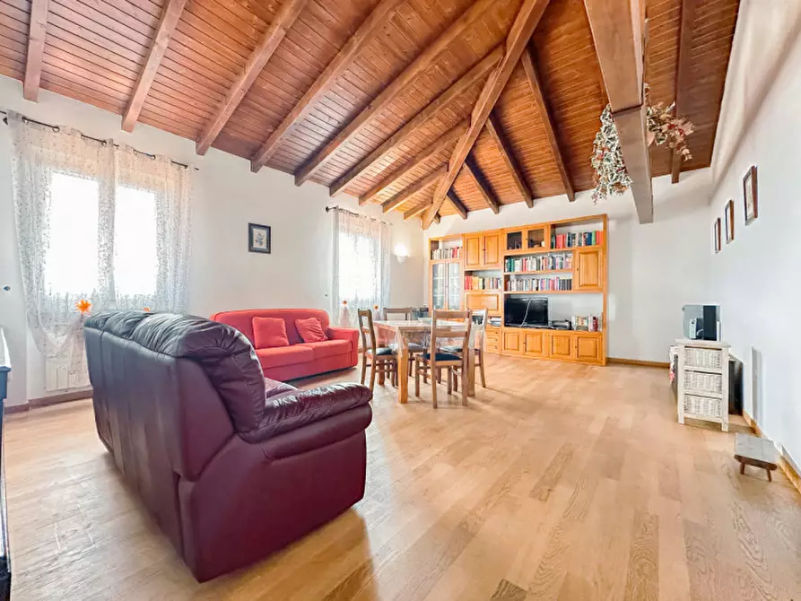 Immagine 13 di Villa in vendita  in Via Privata della Gera 11 a Colazza