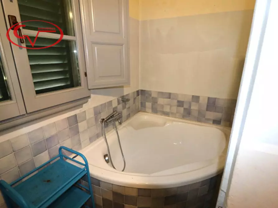 Immagine 16 di Villa in vendita  in via roma a Bucine