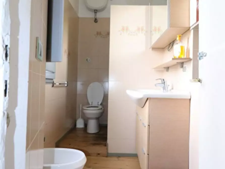 Immagine 21 di Villa in vendita  in via roma a Bucine