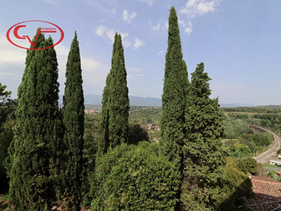 Immagine 33 di Villa in vendita  in via roma a Bucine