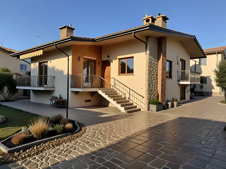 Immagine 1 di Casa indipendente in vendita  in Via Torresan Rino a Montebelluna