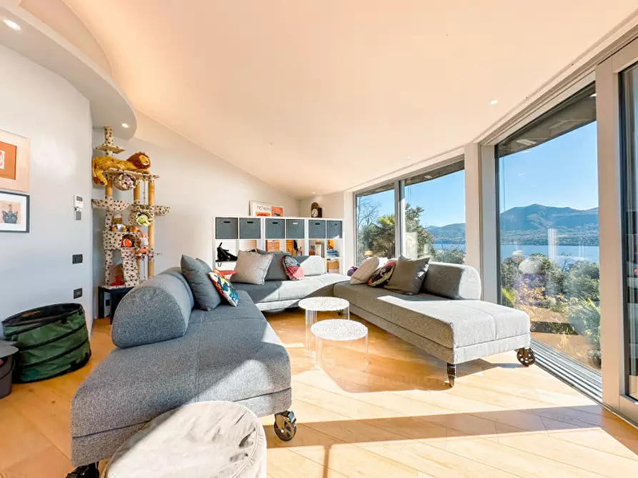 Immagine 2 di Villa in vendita  in corso risorgimento 348 a Ghiffa