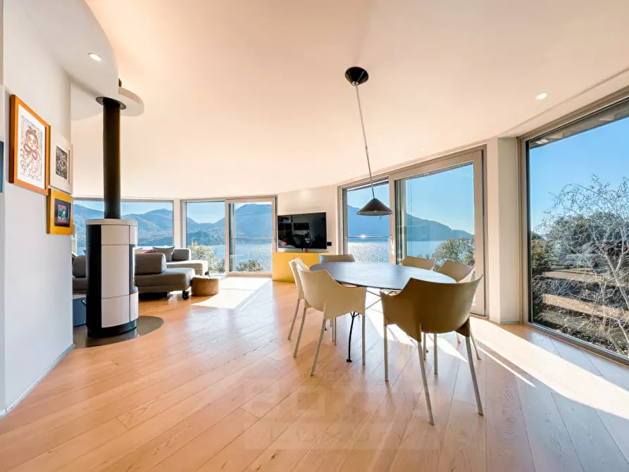 Immagine 4 di Villa in vendita  in corso risorgimento 348 a Ghiffa