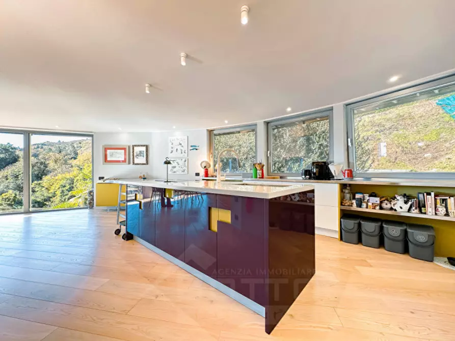 Immagine 10 di Villa in vendita  in corso risorgimento 348 a Ghiffa