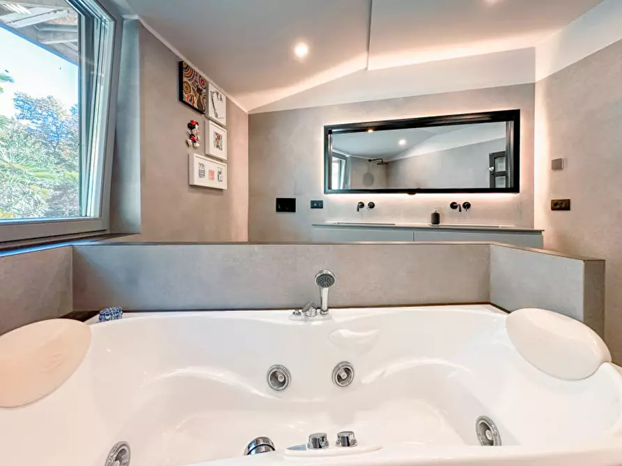 Immagine 23 di Villa in vendita  in corso risorgimento 348 a Ghiffa