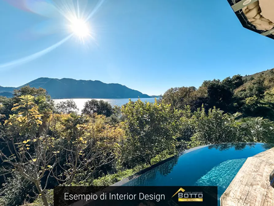 Immagine 28 di Villa in vendita  in corso risorgimento 348 a Ghiffa