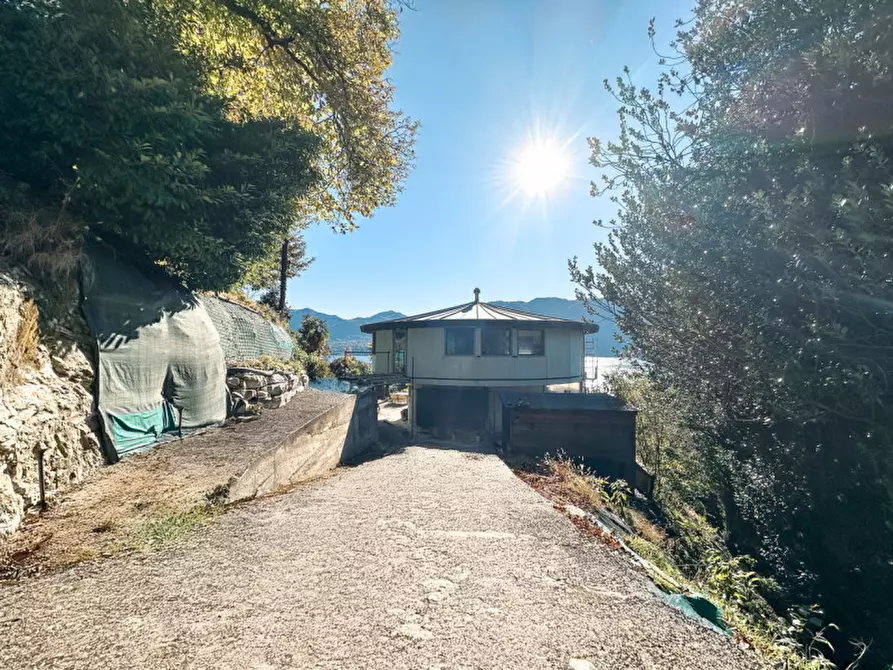 Immagine 41 di Villa in vendita  in corso risorgimento 348 a Ghiffa