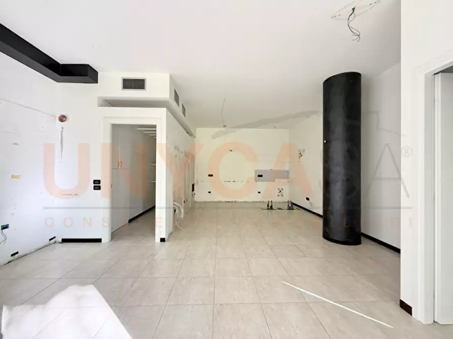 Immagine 3 di Negozio in affitto  a Rubano