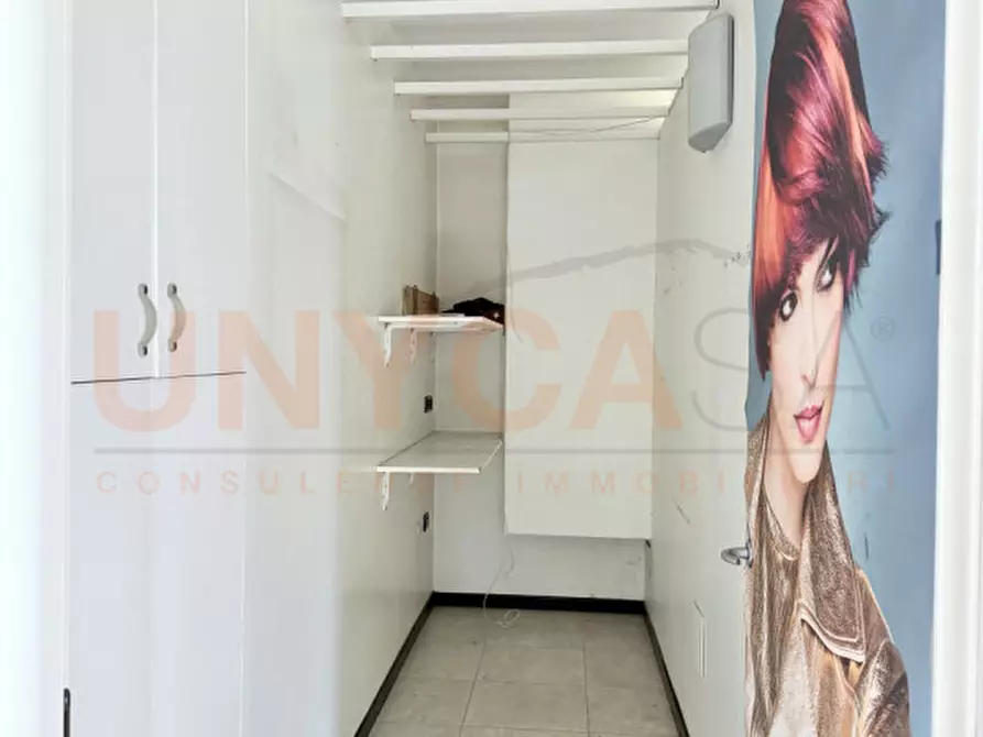 Immagine 5 di Negozio in affitto  a Rubano