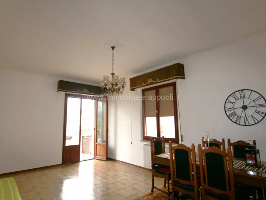 Immagine 2 di Appartamento in vendita  a Sinalunga