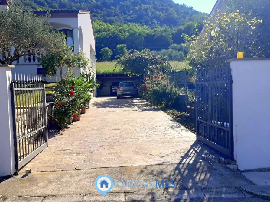 Immagine 8 di Villa in vendita  in Via Maso a Baone