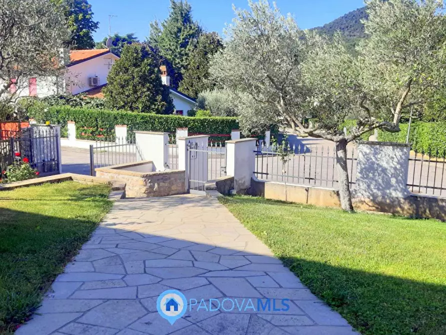 Immagine 15 di Villa in vendita  in Via Maso a Baone