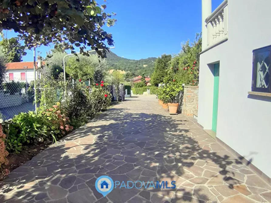 Immagine 23 di Villa in vendita  in Via Maso a Baone