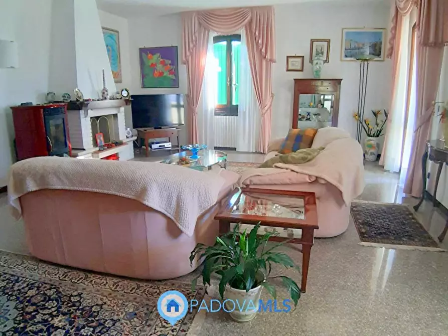 Immagine 37 di Villa in vendita  in Via Maso a Baone