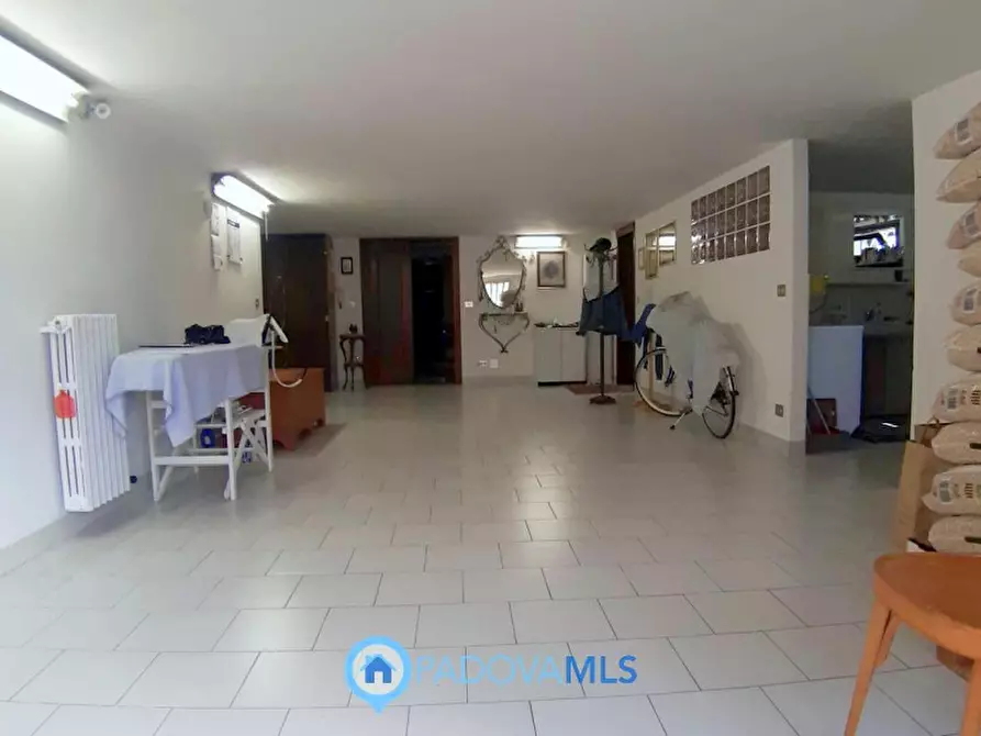 Immagine 60 di Villa in vendita  in Via Maso a Baone