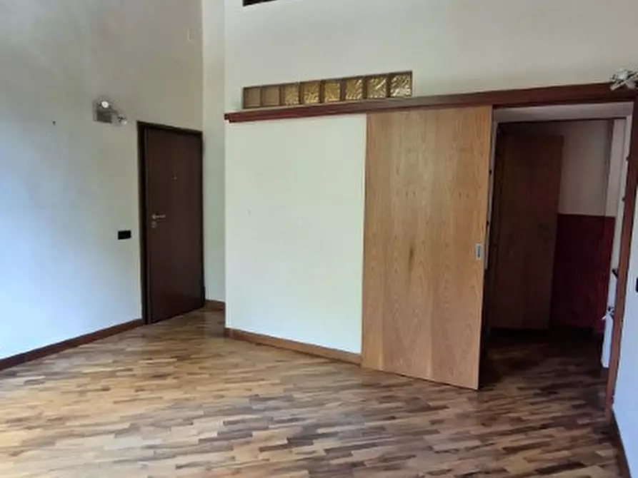 Immagine 1 di Appartamento in vendita  in Piazza Cesare Battisti a Montevarchi