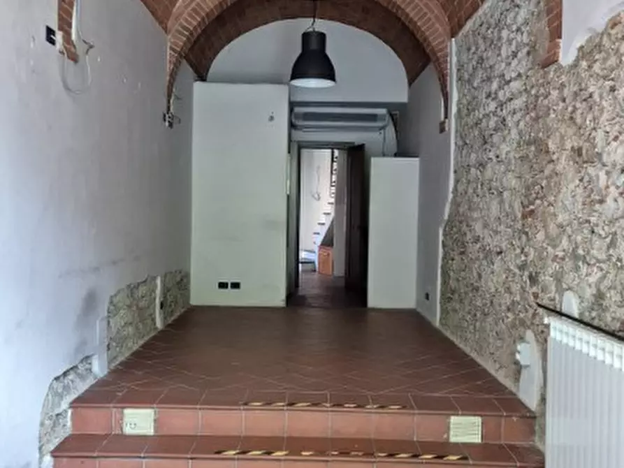 Immagine 13 di Appartamento in vendita  in Piazza Cesare Battisti a Montevarchi