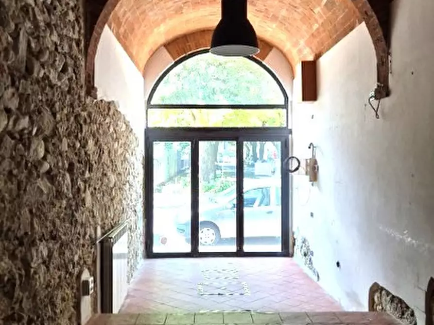 Immagine 14 di Appartamento in vendita  in Piazza Cesare Battisti a Montevarchi