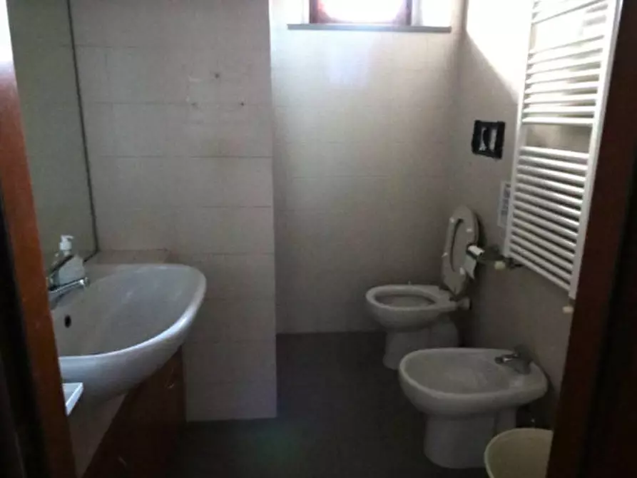 Immagine 19 di Appartamento in vendita  in Piazza Cesare Battisti a Montevarchi