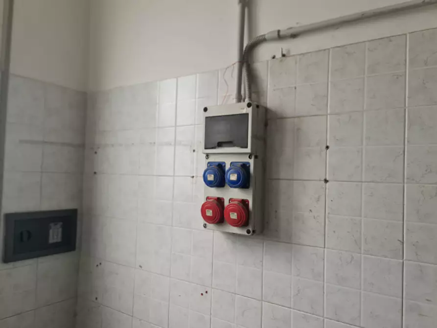 Immagine 12 di Attività commerciale in affitto  in Viale Giacomo Leopardi 25 a Comacchio