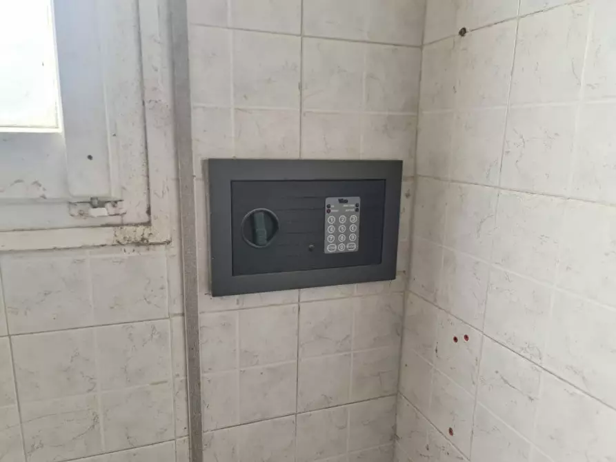 Immagine 13 di Attività commerciale in affitto  in Viale Giacomo Leopardi 25 a Comacchio