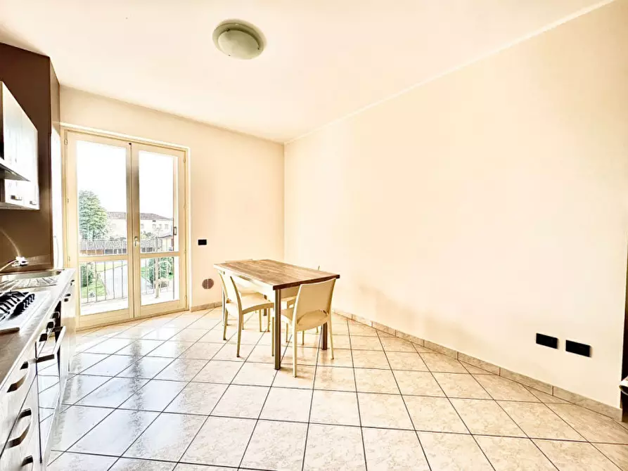 Immagine 5 di Appartamento in vendita  in Via Cesare Battisti a Ghedi