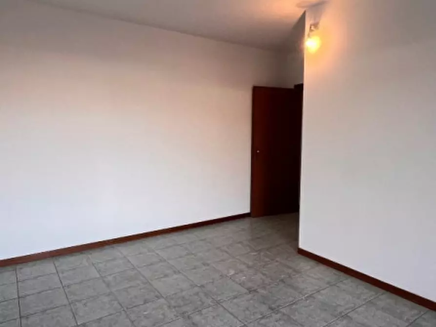 Immagine 10 di Ufficio in vendita  in Via Pascoli a Montevarchi