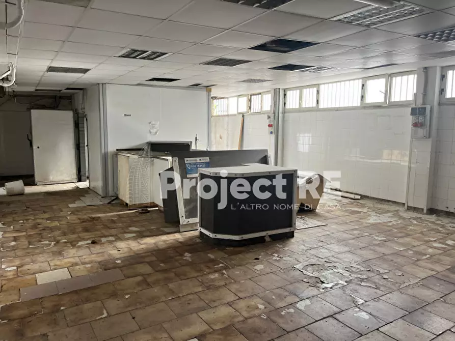 Immagine 1 di Magazzino in vendita  a Reggio Di Calabria