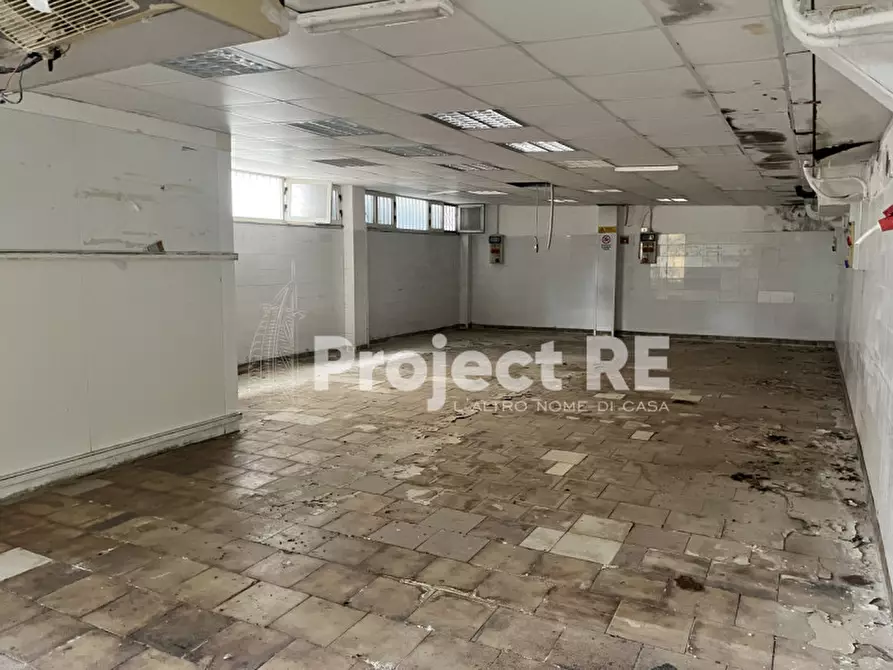 Immagine 2 di Magazzino in vendita  a Reggio Di Calabria