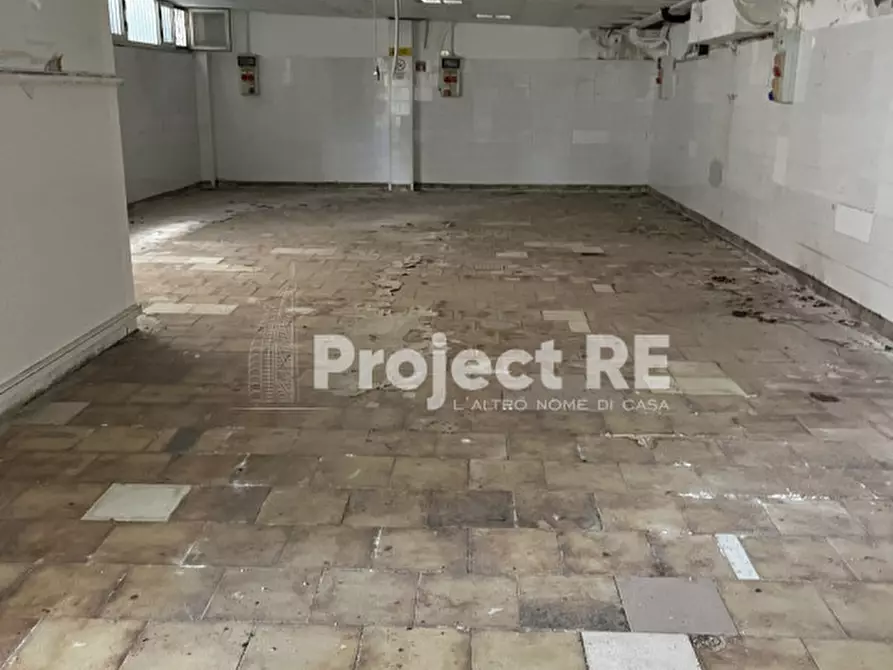 Immagine 3 di Magazzino in vendita  a Reggio Di Calabria