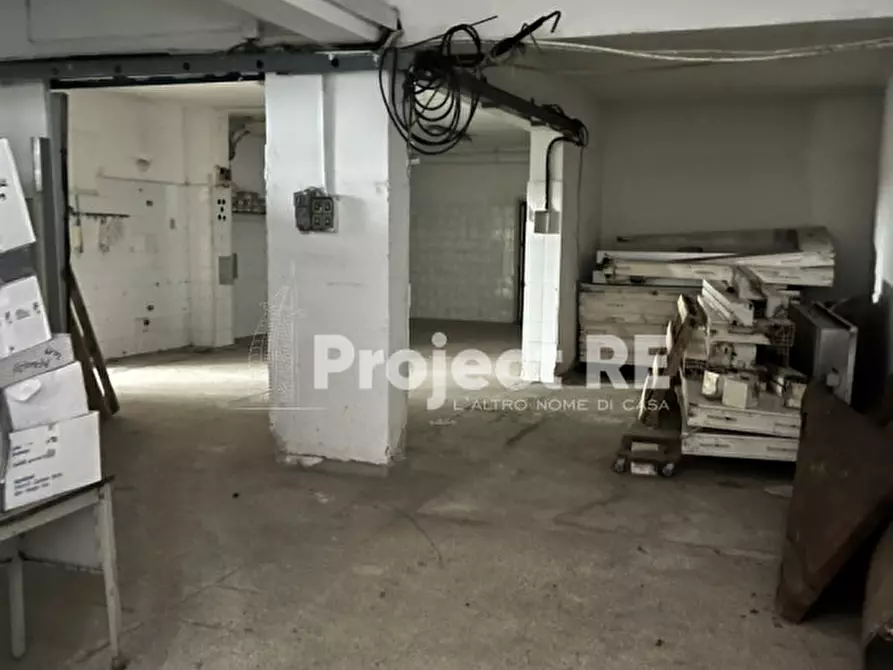Immagine 6 di Magazzino in vendita  a Reggio Di Calabria
