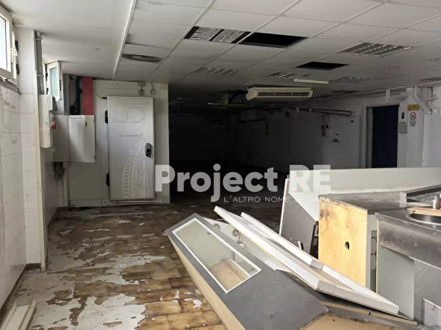 Immagine 10 di Magazzino in vendita  a Reggio Di Calabria