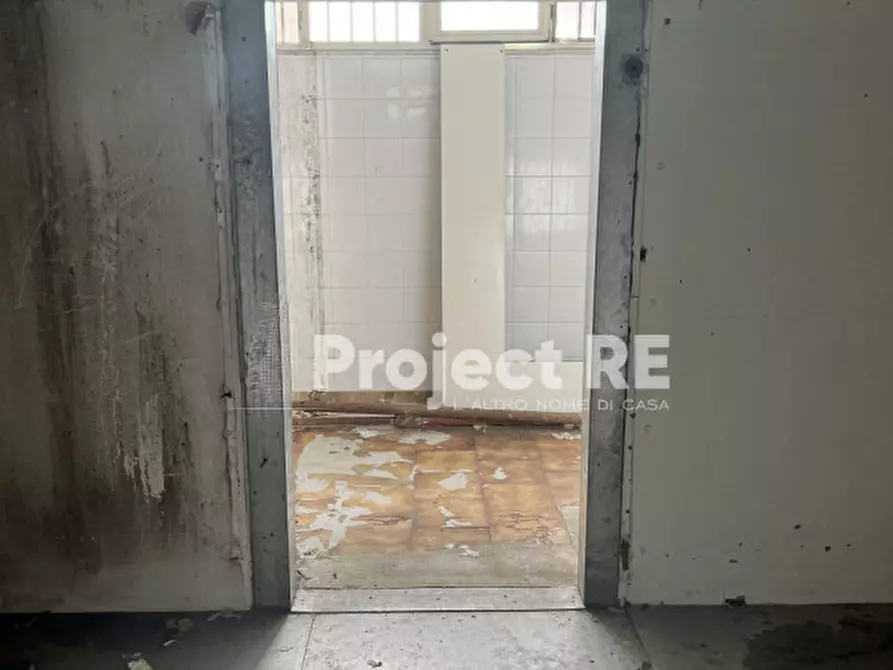 Immagine 17 di Magazzino in vendita  a Reggio Di Calabria