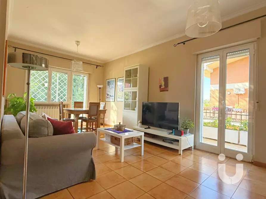 Immagine 3 di Appartamento in vendita  in Via di Mezzocammino a Roma