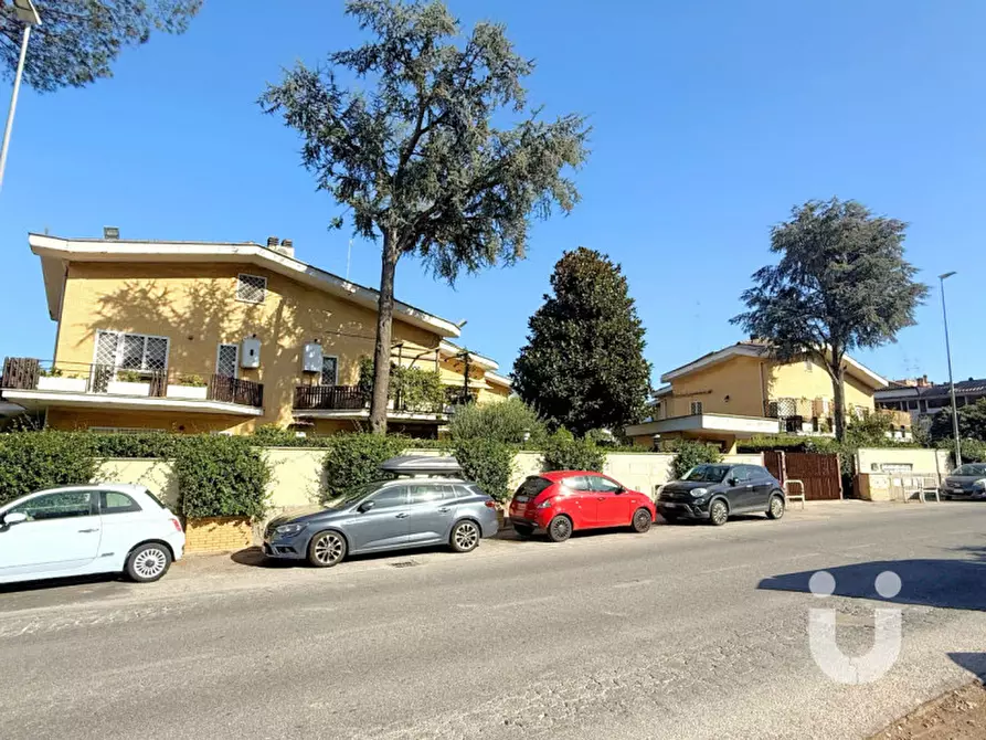 Immagine 30 di Appartamento in vendita  in Via di Mezzocammino a Roma